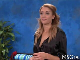 哇大鸡巴猛捅湿光骚逼