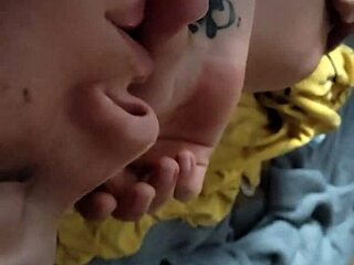 paseo sensual por mis grandes tetas naturales 😍