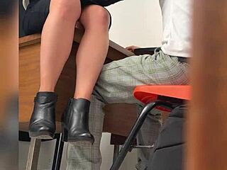 멕시코 마드레 여교사 학생과 교실 야외 공개 섹스 홈비디오