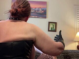 Granny delivers intense eye contact blowjob with deepthroat action