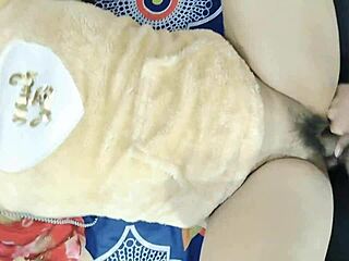 嘿印度女仆厨房紧屁眼被主人狠干