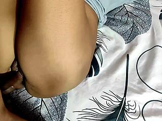 Eh, tengok makcik desi naik cowgirl budak 18+ punggung besar keras & pancut dalam audio marathi