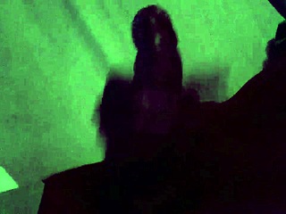 Richard Banks en sesión lesbiana caliente con pajas, masturbación y lamidas intensas de coño