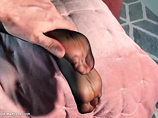 Watch Gorgeous Lilu Moon Deliver Epic Footjob in Pantyhose Before Intense Anal Creampie Action!