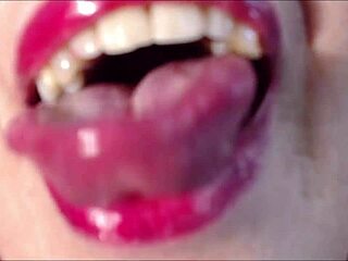 Punasukuinen kypsä Dawn vaatii sun kylvettävän paksun persen ja isot tissit fantasianäytteessä kauniilla pillutoiminnalla