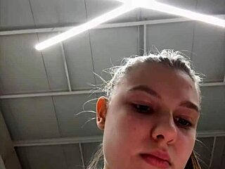 masturbating so hard in the gym with my big ass shaking 💦🏋️‍♀️