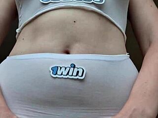 Γλείψε το ρώσικο μου μουνί με γλώσσα σε POV dirty talk