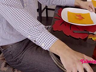 Семейна вечеря се превръща в табу груповка с дребна 18+ тийнейджърка