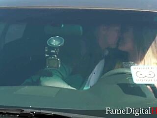 嘿我操Uber乘客这熟女司机户外硬核上阵