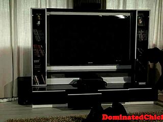 Restrained thief babe gets assfucked by maledom in bondage