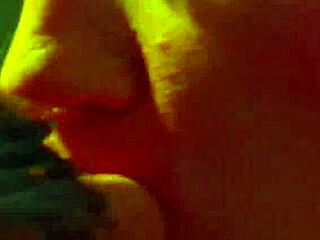 Madison Scott e Charley lambendo bucetas quentes