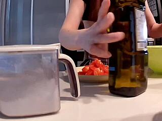 変態貧乳ヤリマン不倫人妻の中出し三昧の２日間. part3【素人中出しハメ撮り】舞30代中出し大好きパイパン主婦, oh gosh I love that creampie feeling in homemade Japanese milf pussy action.