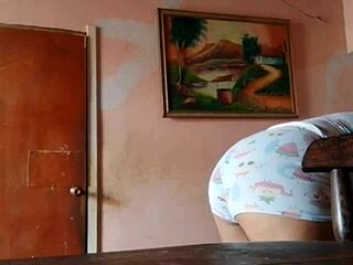 How does big-ass Latina seduce her stepfather?