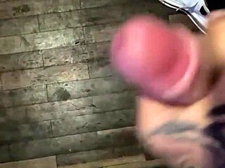 看人妻老公视频自慰 大屌夫妻猛干留给你爽