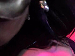 Скованная колумбийка принимает монстр хуй в догги бондаже глубоко