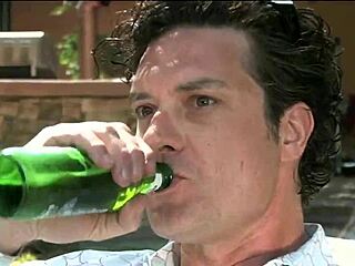 Милфа Тайла Винн трахается большим хуем