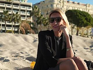 Anouk excitée pour son premier anal filmé ! Blonde milf en lingerie le prend profond !