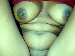 最佳非洲黑妞猛干到狂喷高潮