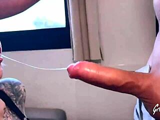 艾丽西亚这骚货穿内衣爱青筋大屌😏🍆