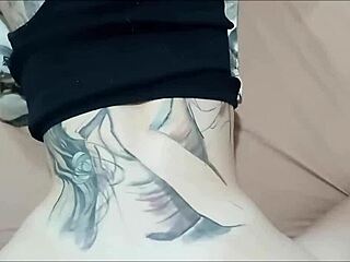 duvido you won't cum watching this colorful-haired novinha giving it bareback with big ass wet pussy and blowjob action