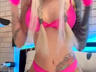 Trying out my new lingerie set 😘👙