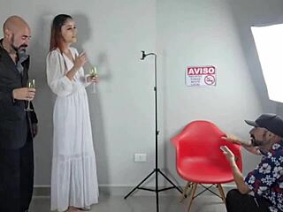 Noiva Trai Marido Com Fotógrafo in Cuckold Facial with Housewife Lingerie