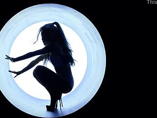 hey, check out ariana grande in focus video