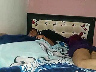 me follo a mi madrastra con tetas grandes naturales y culo grande mientras mi padrastro la deja sola 😈🍑