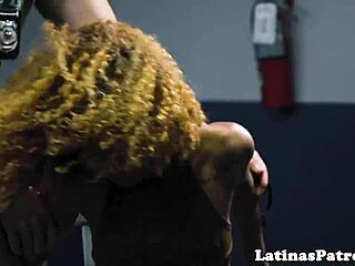 真实拉丁移民试镜后被经纪人后入狂干😏