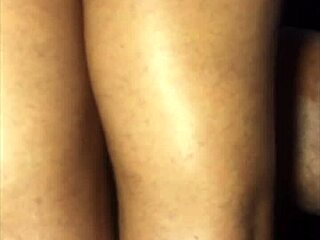 Hey, dolgun siyah kalçalarında uyluk sikişi el işi ve parmaklama ister misin?