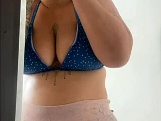 Dei Muito A Buceta At Night And Woke Up Exposed