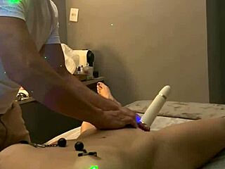 why does this muscular bbw with sexy small waist feel such orgasmic sensation from fingering massage?