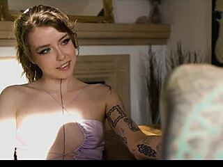 Goth tatuată 18+ cu anus dilatat squirt jucării prolaps ATOGM cu Eden Ivy stil punk