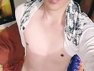 i take a selfie while masturbating