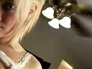 饥渴美女秀完美天然大奶 18岁骚妹穿情趣内衣玩骚