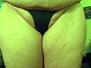 Amazing Chubby Amateur Milf Sandra Shows Candid Body