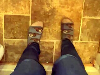 紧身牛仔裤自慰狂潮吹湿透裤子