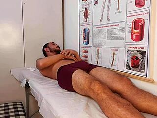 嘿病人护士一摸鸡巴就硬了医院play