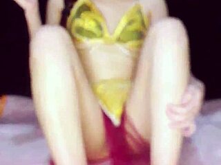 Эй, глянь Bonneyuwu танцует как Лея из Звездных войн в 13:25 – милашка! 💃✨