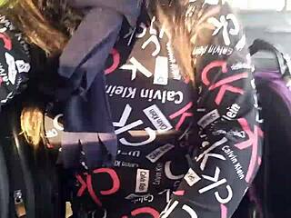 业余巨乳熟女公交车上被陌生人摸屁股