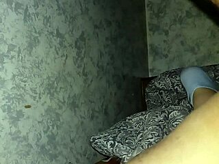 The narrative unfolded with a mommy acting as a prostitute in con mi puta chilena scene