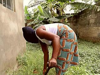 Nonstop doggystyle in garden