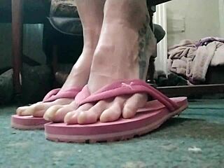 huge talons on curvy exotic feet with long nails and flip flops in sexy display