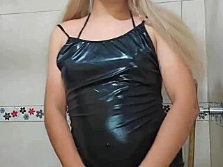 i uh, as rica transexual, doin hot stuff in the bathroom alone...