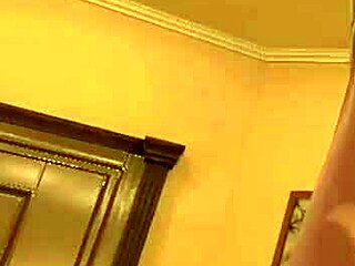 I leave the door open so mature can fuck me with big cock in part 1 😈🍑