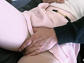 Wow, Lelaki Jepun Tua Tipu Rakan Sekolah Kurus Berbulu Kongkek Kasar Krimpai JAV Tanpa Sensor