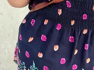 Sigo y le levanto la falda a mujer en la calle