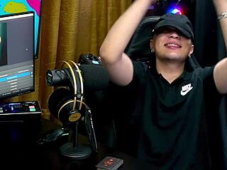 bianca demarchi shows her body silhouette bites ruan's ear and neck what a turn-on podcast pãpum no barraco