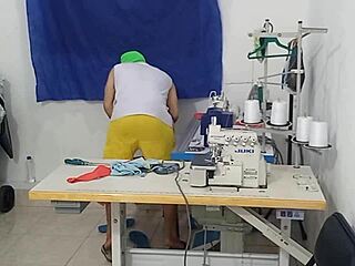 Csábító pillanat a kollégámmal, aki kiszívta a picsámat