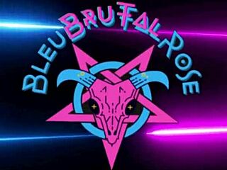 Oijoi, mä oon tää kuuma tatuoitu blondi pawg milf saamassa kovaa panoa ison kyrvän imetyksen ja perse-pillu nuolemisen jälkeen boot campissa